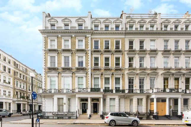 Thumbnail Flat for sale in Collingham Road, Earl's Court
