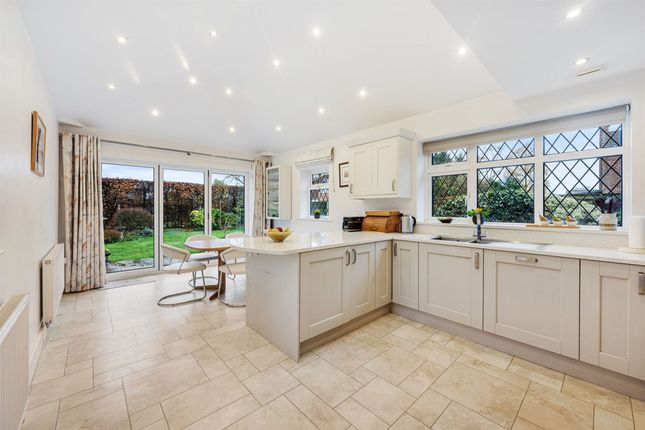 22 Meadway, Sale photo 3