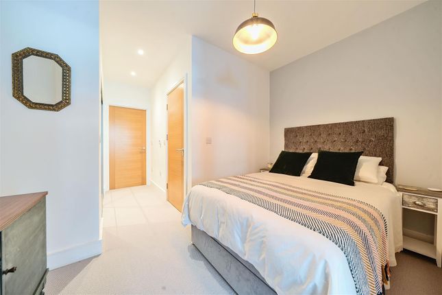 Flat 21 Hampstead House, 2 Spring Promenade, West Drayton photo 3