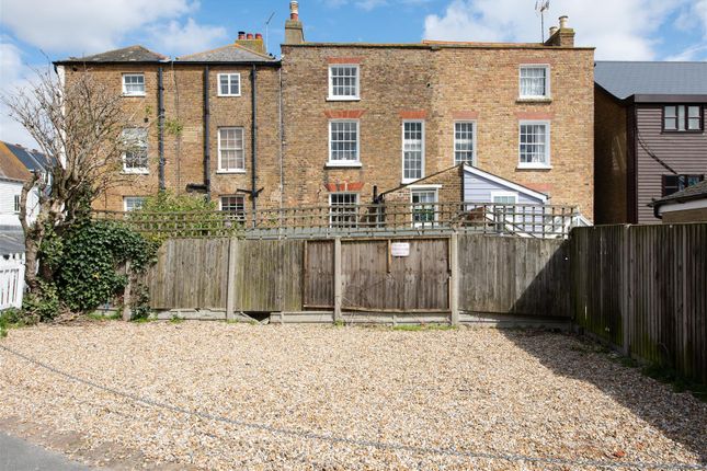 Island Wall, Whitstable