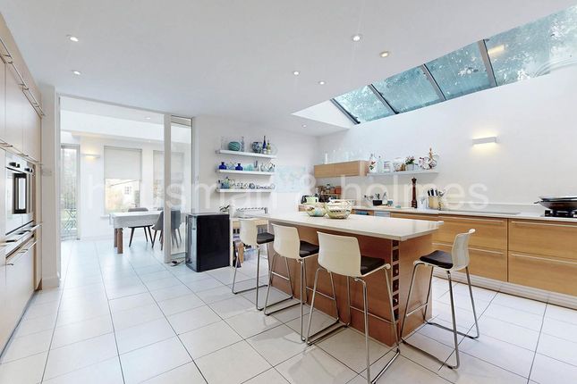 10, Basing Hill, London photo 3