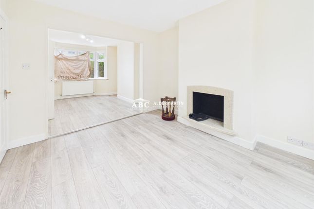 8, Albany Crescent, Edgware photo 4