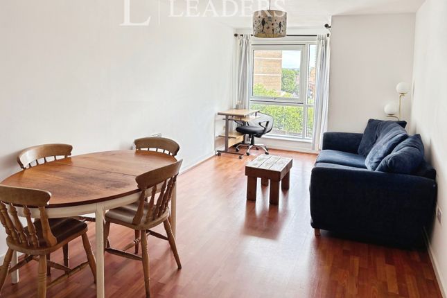 Flat 146, The Round House,, Gunwharf Quays, Hampshire photo 2