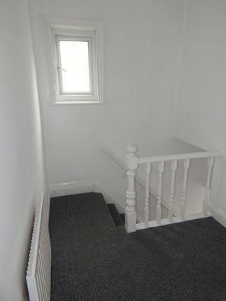1 Court One, Batley photo 4