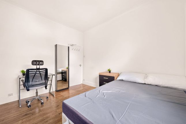 31, Harold Road, London photo 2