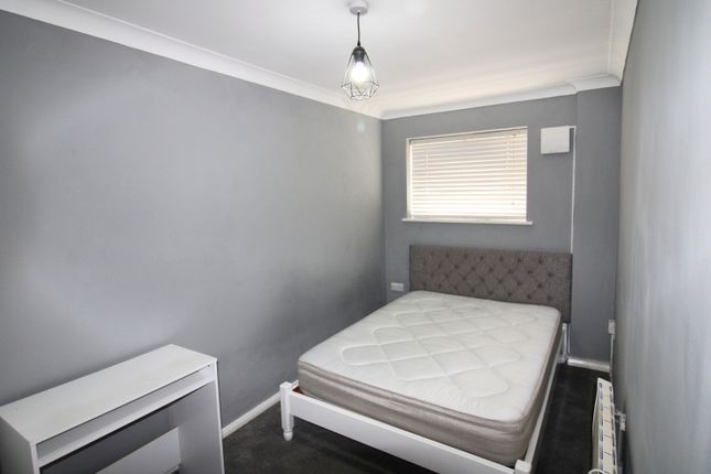 10, Strode Street, Egham photo 4