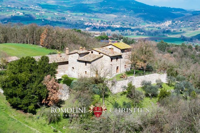 Country house for sale in Todi, Umbria, Italy