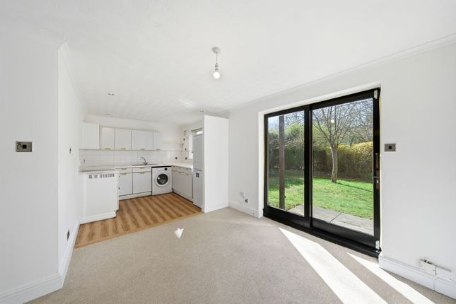 19 Loris Court, Cambridge photo 4