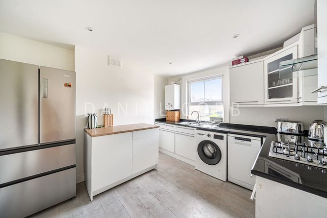 Upper Floor Flat, 15 Methley Street, London photo 3
