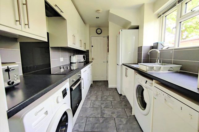 79, Cabell Road, Guildford photo 2