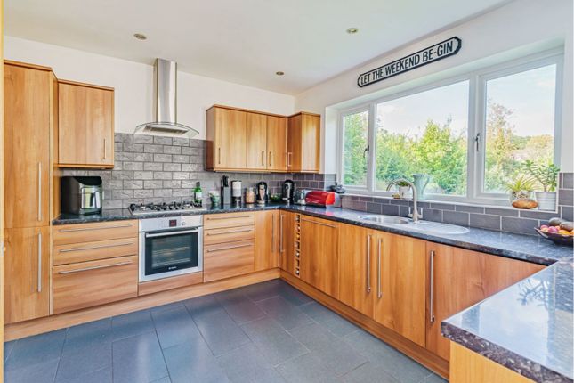 11, Blenheim Gardens, South Croydon photo 4