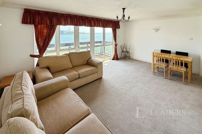 Pacific Close, Southampton photo 3