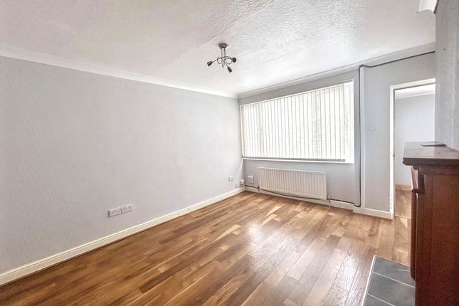 18, Thornley Avenue, Cramlington photo 2