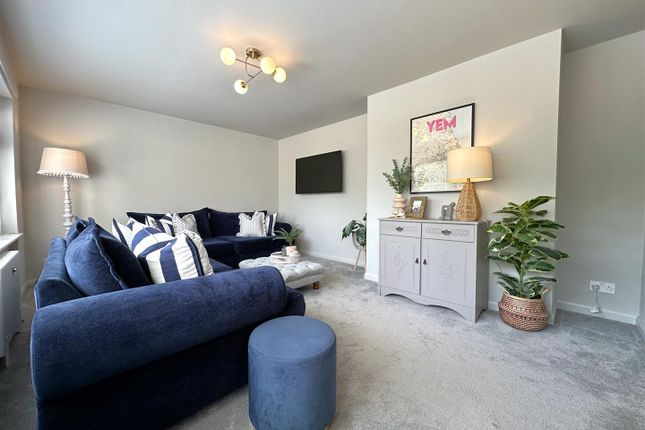 Large Living Room 110
