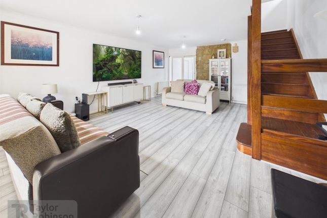 4, Prospect Place, Crawley photo 2