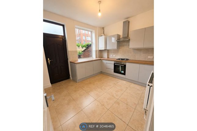 Fields New Road, Chadderton, Oldham photo 5