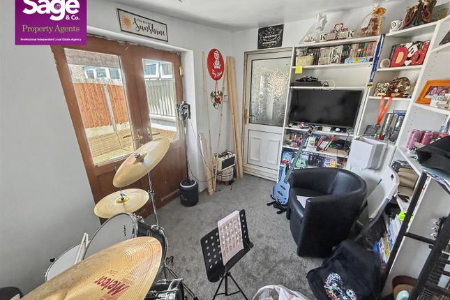 199, Manor Way, Newport photo 3
