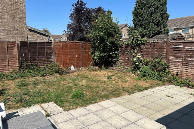 23, Manor Road, Peterborough photo 2