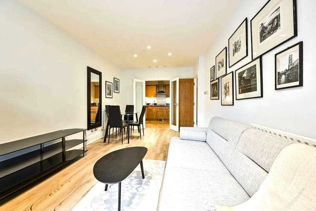 Warren House, Beckford Close, London photo 3