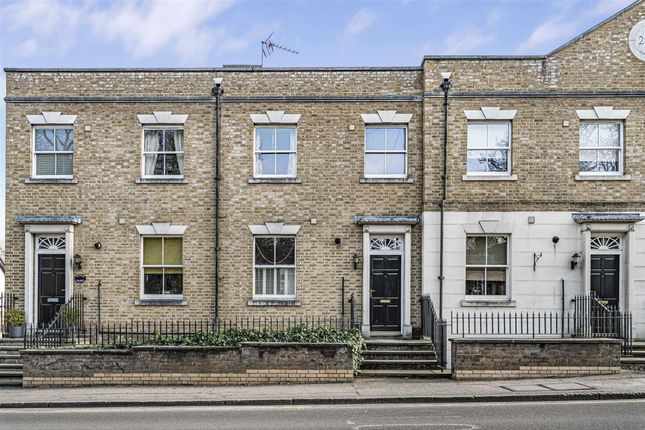 3-bed house on 5 Youngs Mews Port Hill, Hertford, £675,000