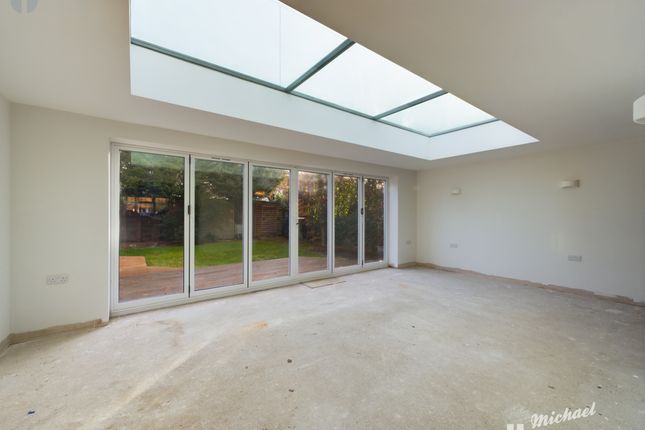 32 Cautley Close, Quainton photo 3