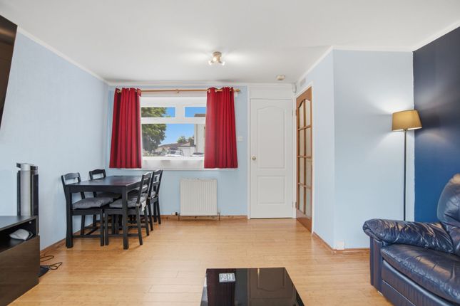 26 Nicholson Way, Livingston photo 4