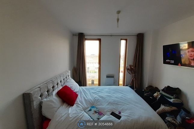 Apartment, The Wharf Dock Head Road, Chatham photo 4