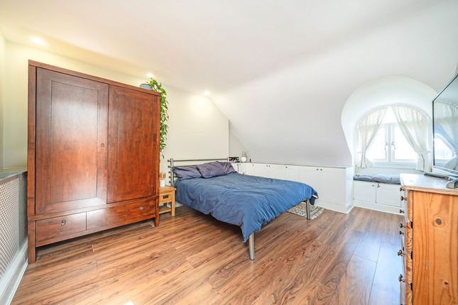 Flat 5, 23, Sinclair Road, London photo 3