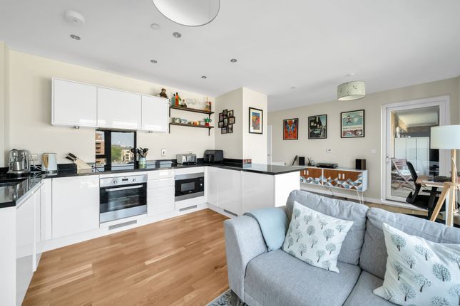 Flat 37, Cowan House, London photo 2