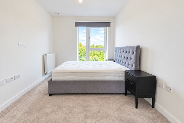 Frogmore Avenue, Watford photo 5