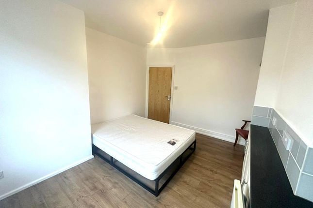 Room 4, 23, West Hendford, Somerset photo 2