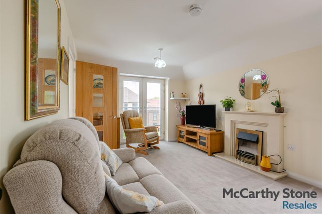 60 Deans Park Court, Kingsway, Stafford photo 2