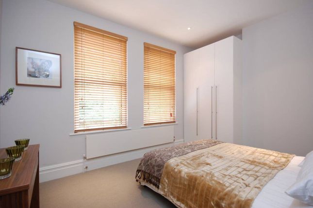 Thumbnail Flat for sale in Avenue Gardens, Acton, London