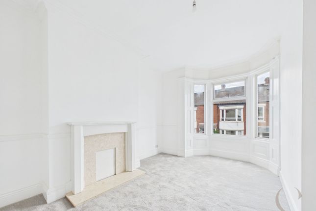 360 Dean Road, South Shields photo 3
