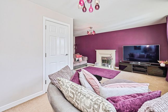 5, Ragstone Close, West Midlands photo 2