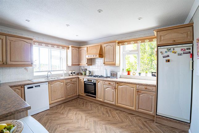 95, Fairlight Road, Hastings photo 4
