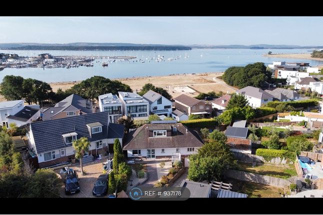 3-bed detached on Castledene Crescent, Poole, £3,000/mo