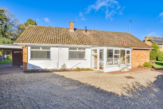 3-bed bungalow on Chequers Road, Chelmsford, £2,800/mo