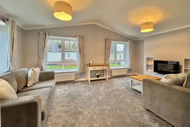 24 Hamble Park, Fleet End Road, Southampton photo 2