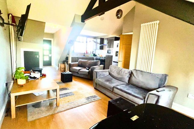 Flat 5 Eslington Terrace Jesmond Lounge 1A