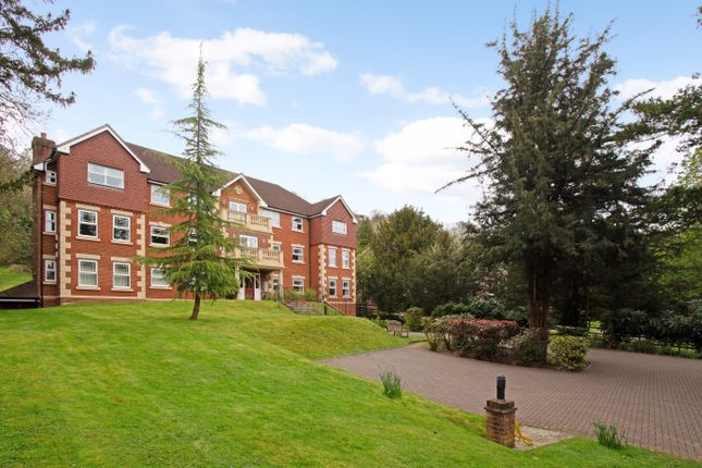 Flat for sale in Harestone Valley Road, Caterham