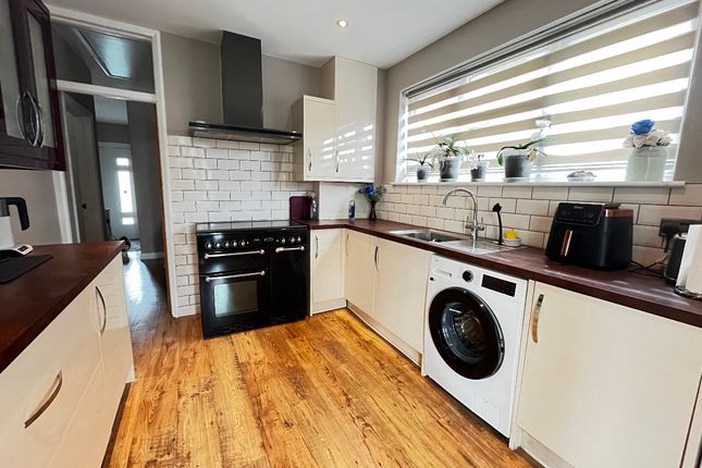 12 Chelsworth Drive, Romford photo 3