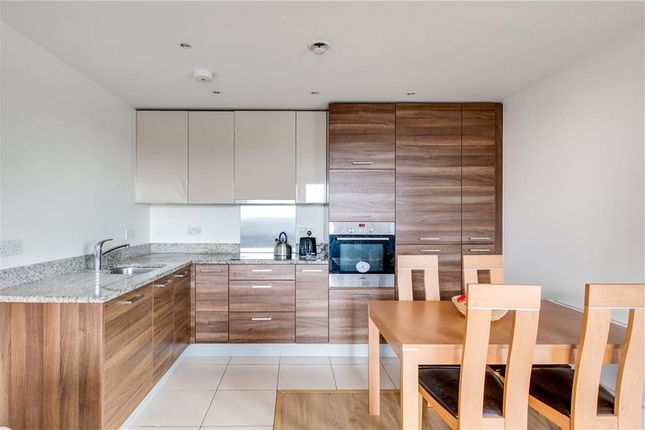 Flat 80, Napier House, London photo 2