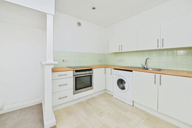 12, St. Lawrence Mews, Plymouth photo 4
