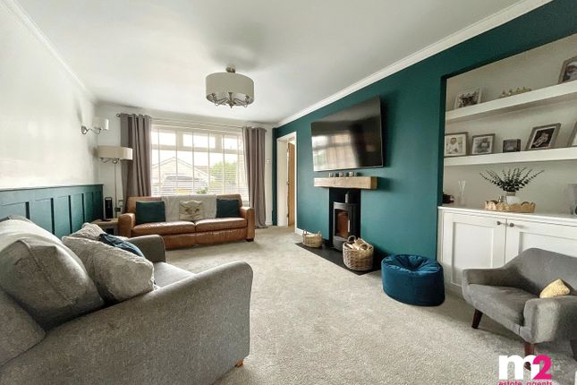 11, Fairfield, Pontypool photo 2