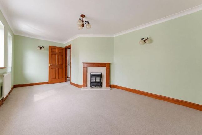 12 Orchard Close, Norwich photo 2