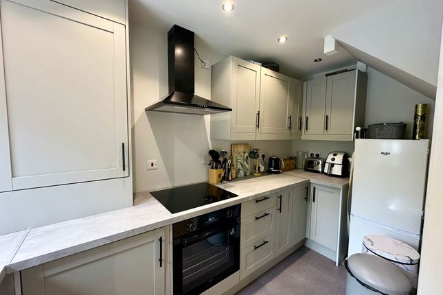 2, Penlands Lawn, LEEDS photo 4