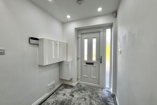 36, Longley Lane, Huddersfield photo 3