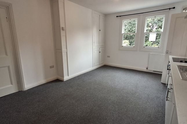 47b, SLEAFORD photo 4