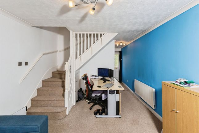 32, Bradmore Way, Reading photo 4